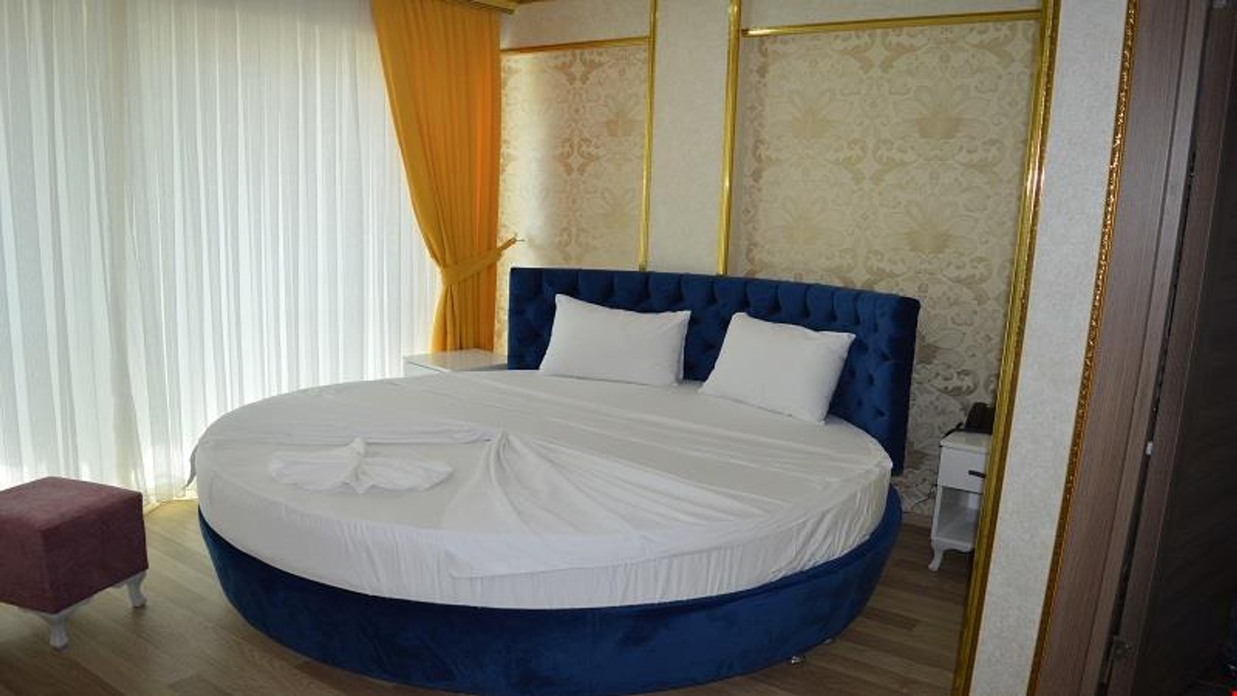 Saray Park Otel deluxe oda atmosferi
